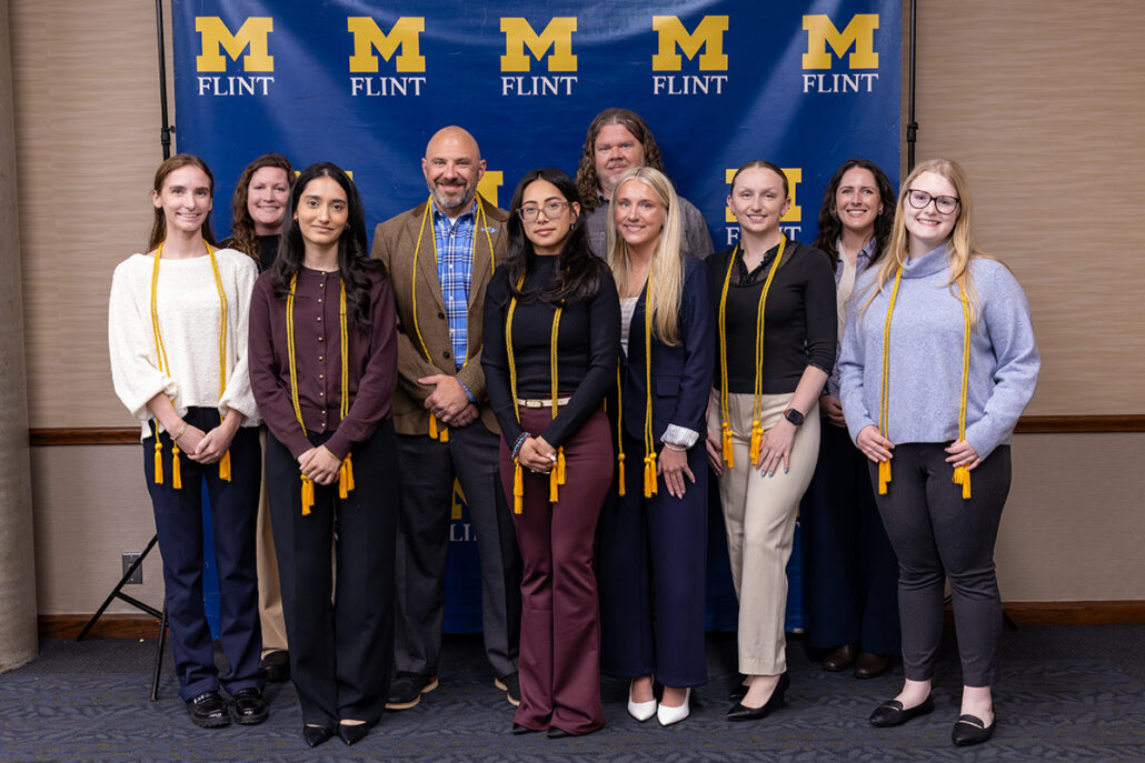 Psychology Honors Grads with Assistant Professor of Psychology Audrey Michale, Associate Professor of Psychology Nate Miller, and Psychology Lecturer III Jenna Lunge