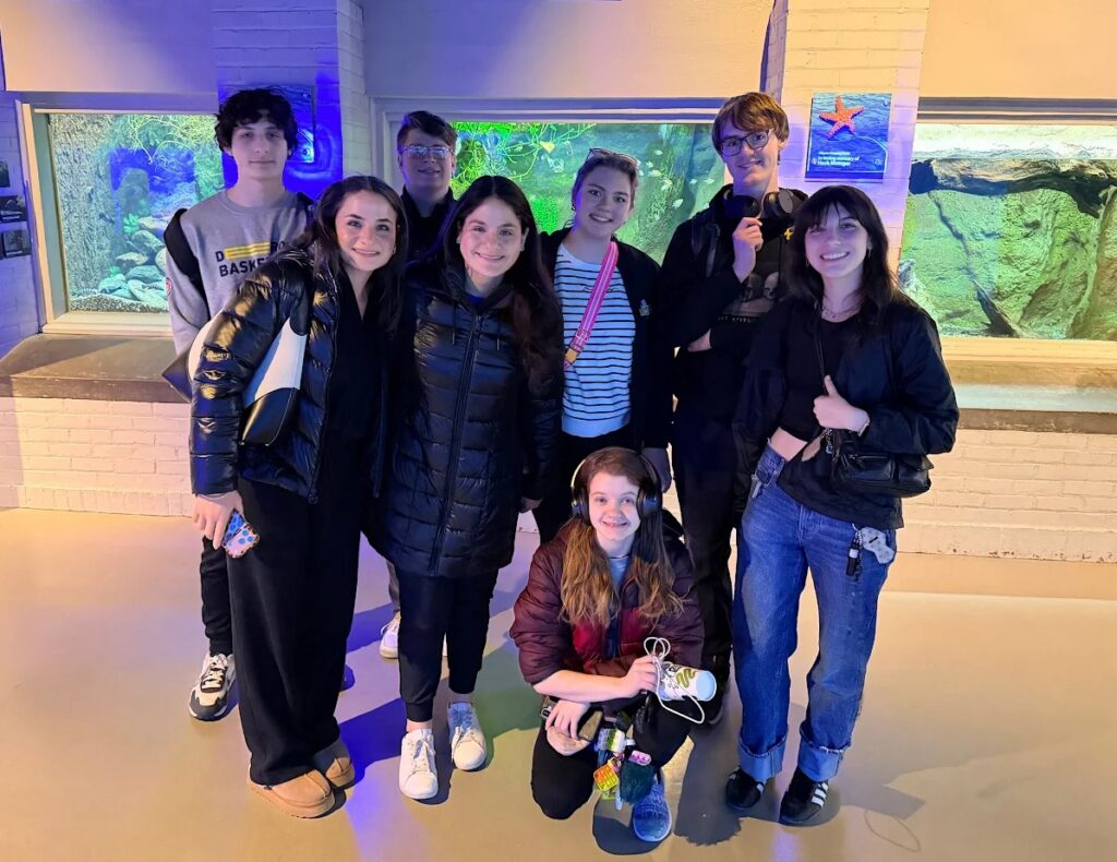 Students at aquarium